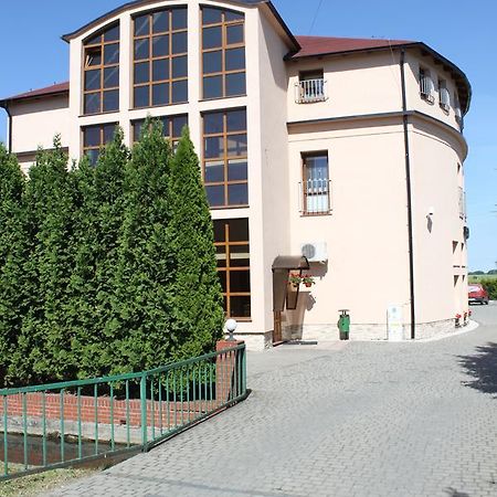 Hotel Oaza Прудник Екстериор снимка