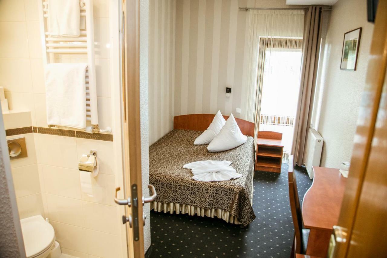 Hotel Oaza Прудник Екстериор снимка